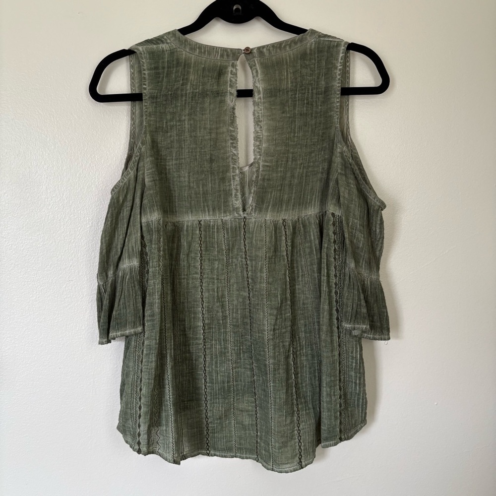 True Craft | Green Cold Shoulder Blouse | Size Small - Picture 10 of 11